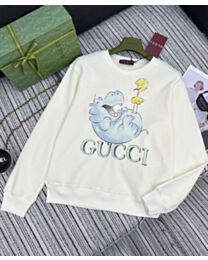 Gucci Women's Animals Print Sweatshirt Cream